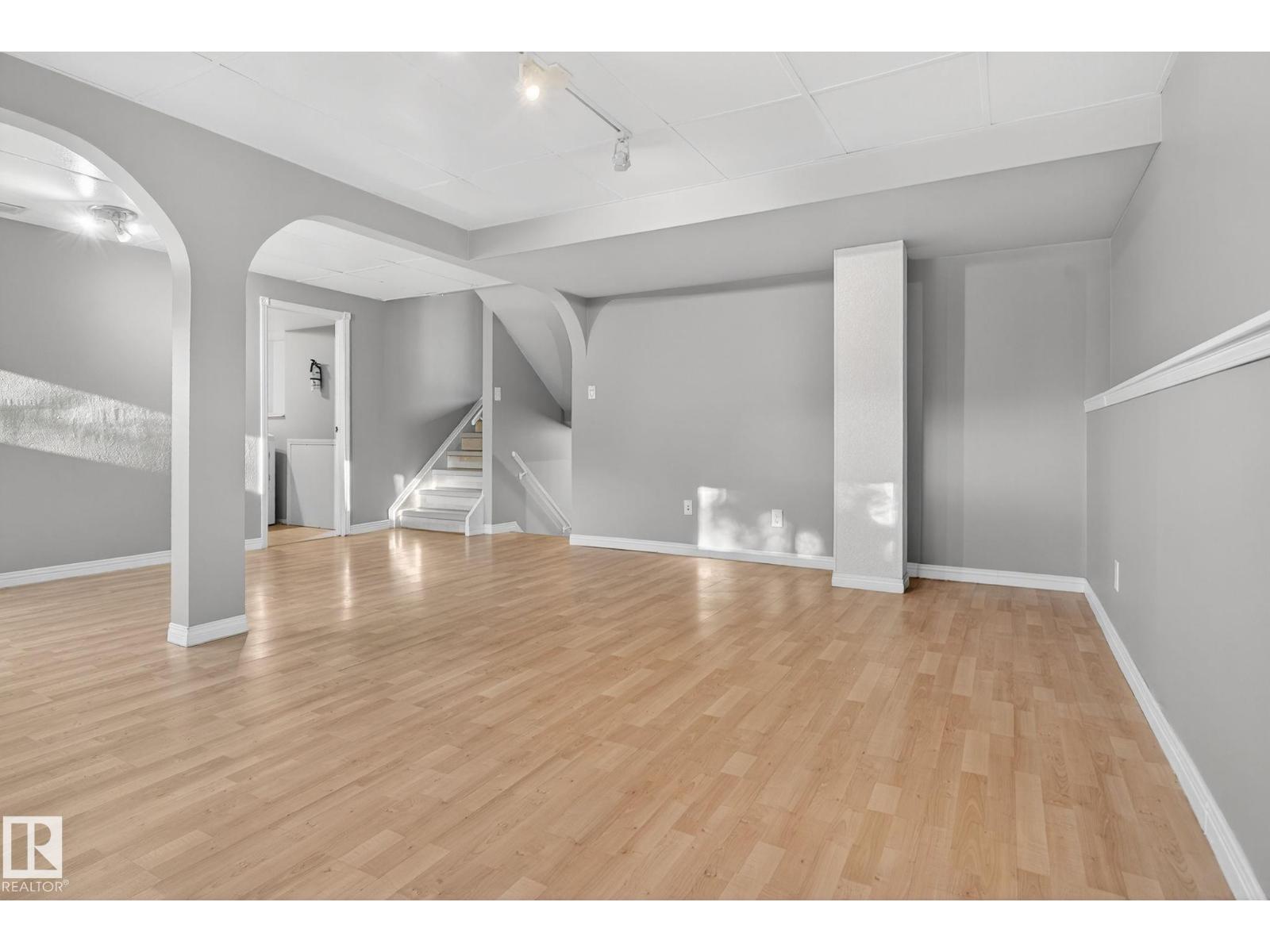 4111 32 Av Nw, Edmonton, Alberta  T6L 3W6 - Photo 56 - E4466380