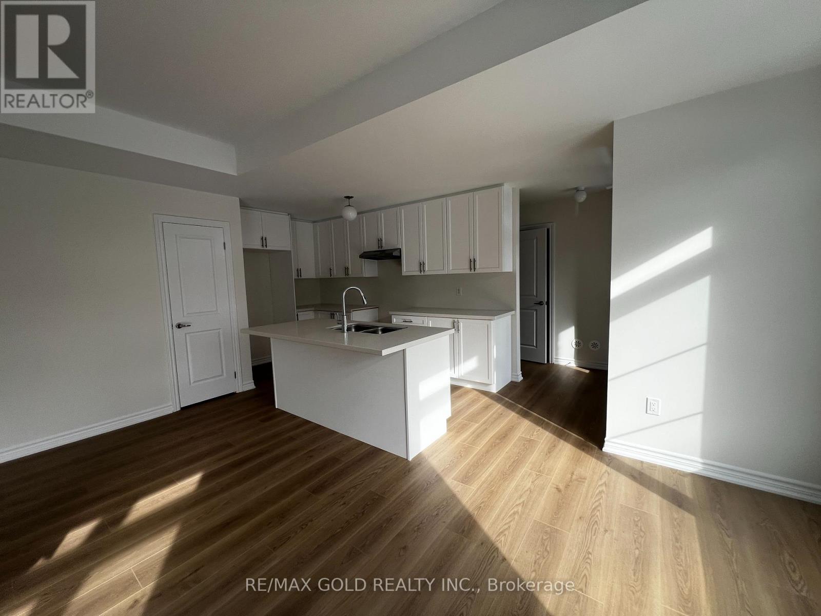 559 Tim Manley Avenue, Caledon, Ontario  L7C 4J4 - Photo 7 - W12568160