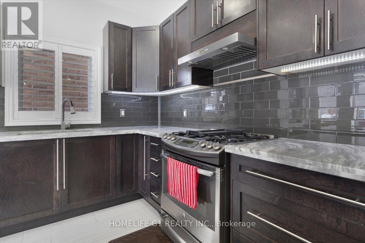 16 Weathering Heights, Hamilton, Ontario  L8J 0E7 - Photo 12 - X12568552