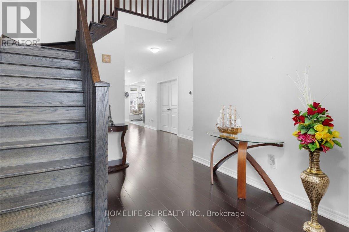 16 Weathering Heights, Hamilton, Ontario  L8J 0E7 - Photo 5 - X12568552