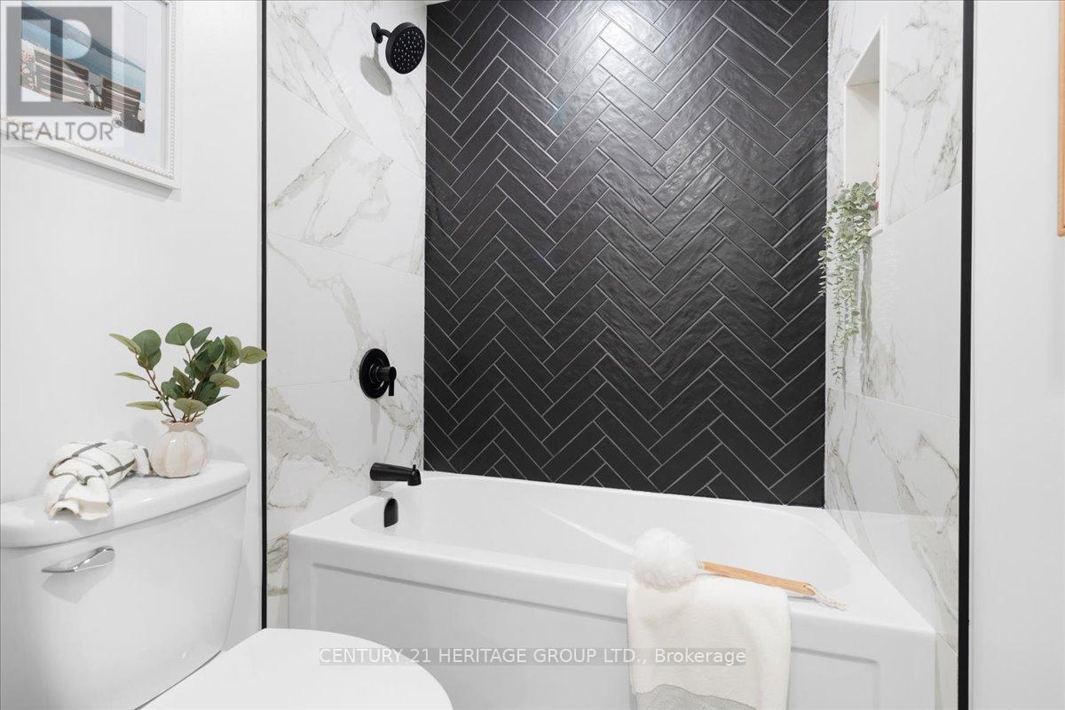 15 Mellenby Street, Hamilton, Ontario  L8J 1E6 - Photo 25 - X12568560