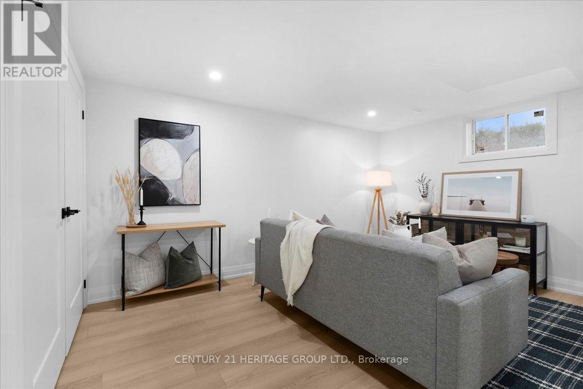 15 Mellenby Street, Hamilton, Ontario  L8J 1E6 - Photo 35 - X12568560