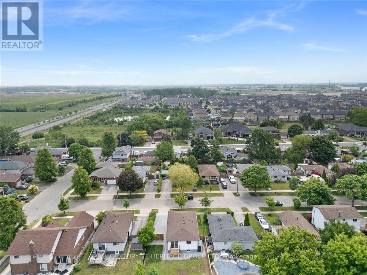 15 Mellenby Street, Hamilton, Ontario  L8J 1E6 - Photo 48 - X12568560