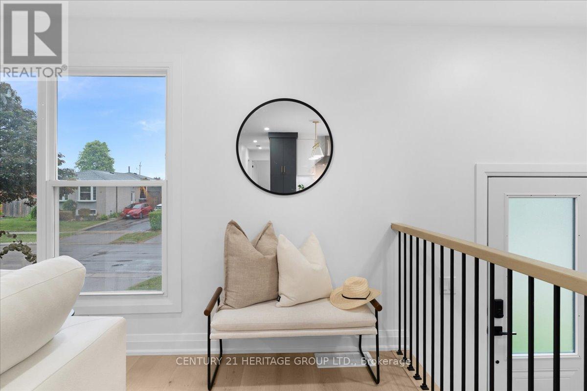 15 Mellenby Street, Hamilton, Ontario  L8J 1E6 - Photo 9 - X12568560