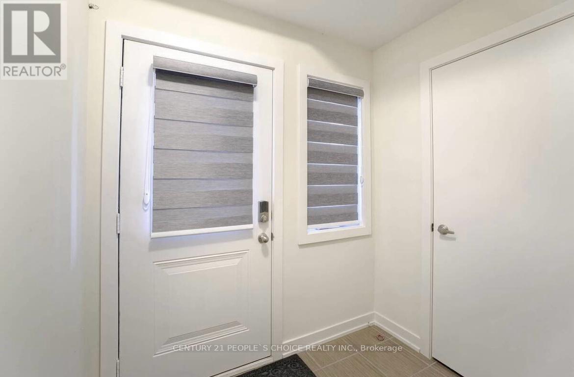 101 - 590 North Service Road, Hamilton, Ontario  L8E 0K5 - Photo 2 - X12568586