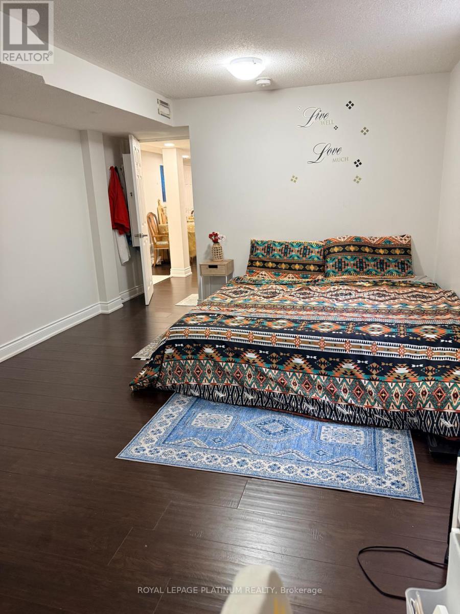 Legal Basement Apartment - 1540 Manorbrook Crt., Mississauga, Ontario  L5M 4A8 - Photo 15 - W12442628