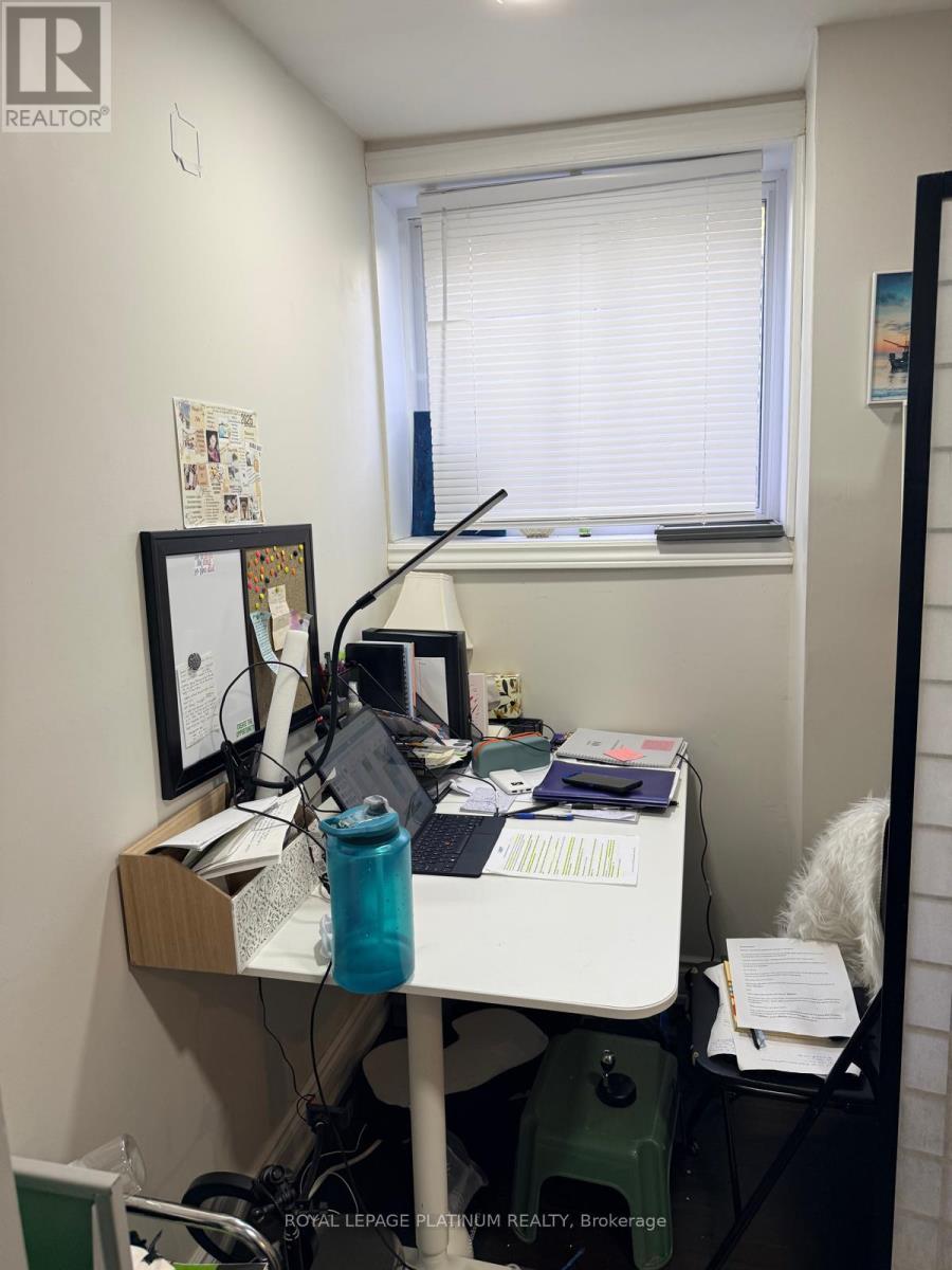 Legal Basement Apartment - 1540 Manorbrook Crt., Mississauga, Ontario  L5M 4A8 - Photo 22 - W12442628