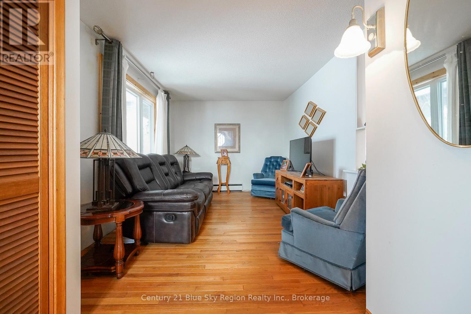 22 Dubeau Street, West Nipissing, Ontario  P0H 2M0 - Photo 10 - X12550348