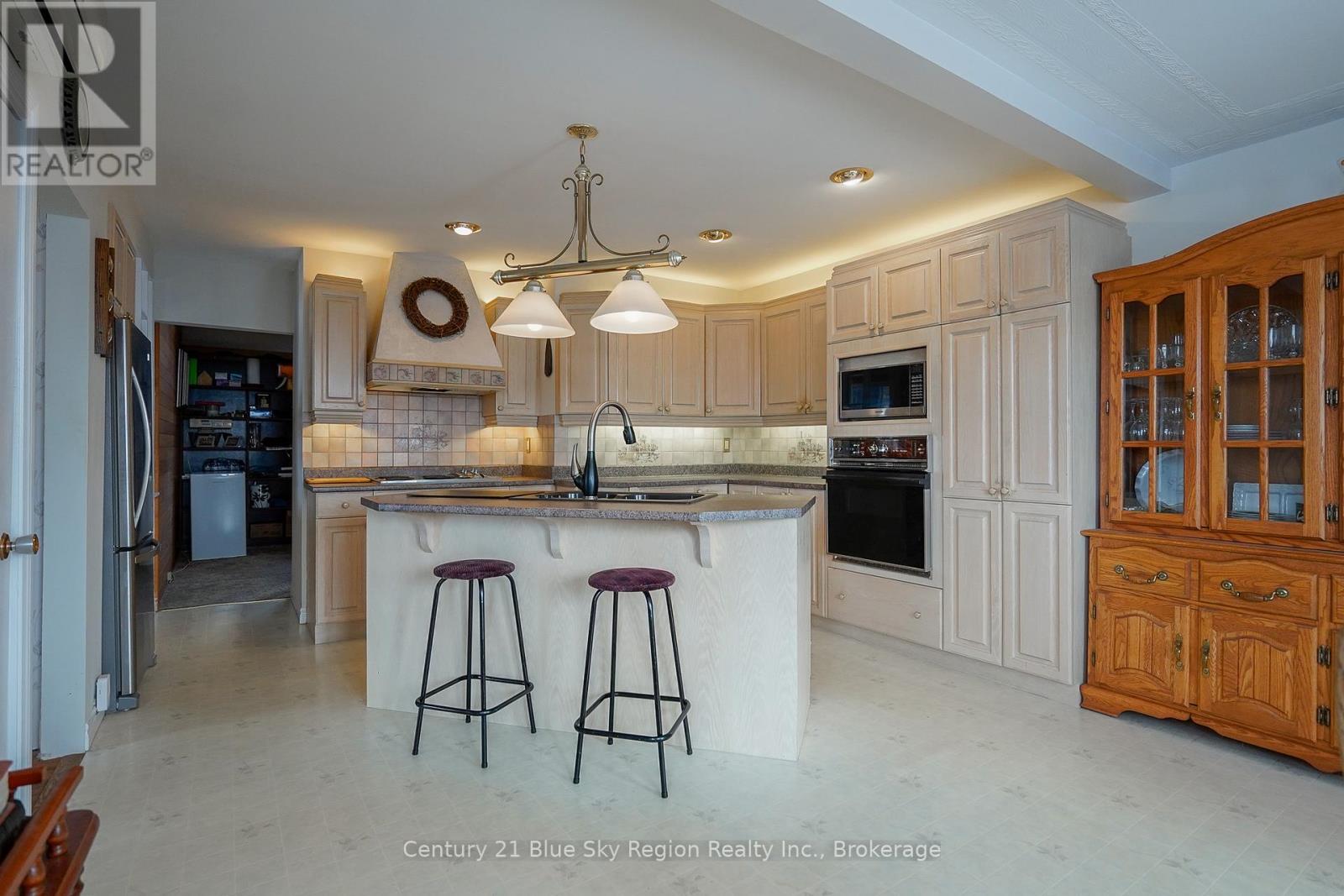 22 Dubeau Street, West Nipissing, Ontario  P0H 2M0 - Photo 5 - X12550348