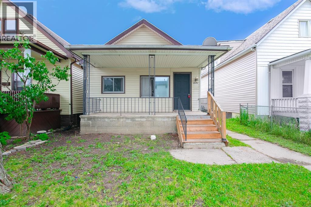 MLS# 25029371: 811 UNIVERSITY AVENUE East, Windsor, Canada