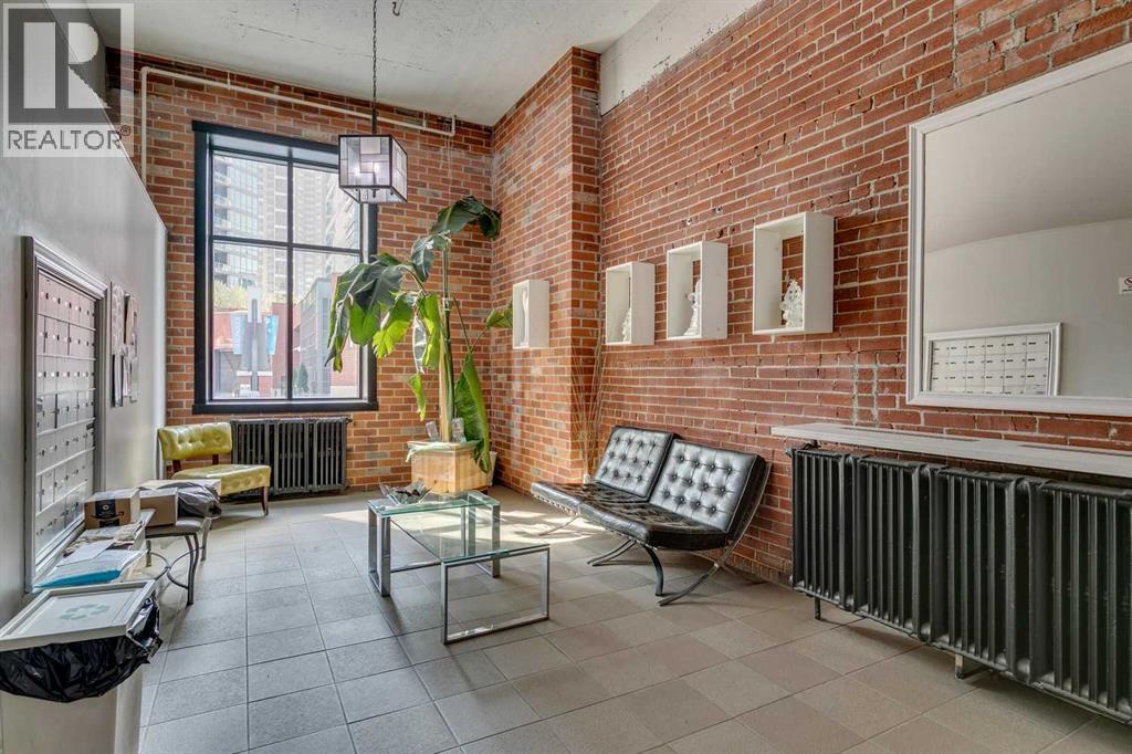 221, 220 11 Avenue Se, Calgary, Alberta  T2G 0X8 - Photo 2 - A2252555