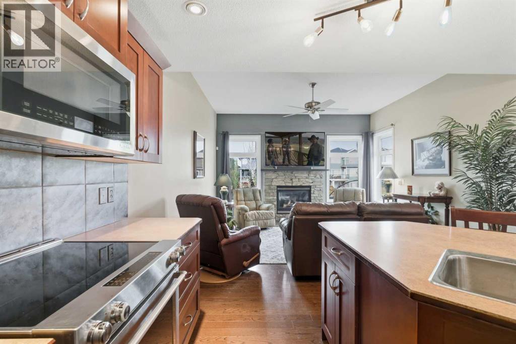 788 Luxstone Landing Sw, Airdrie, Alberta  T4B 3L1 - Photo 12 - A2263313