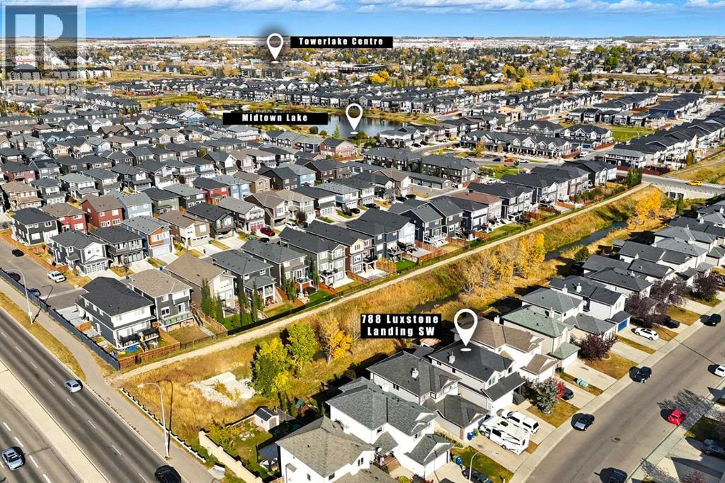 788 Luxstone Landing Sw, Airdrie, Alberta  T4B 3L1 - Photo 1 - A2263313