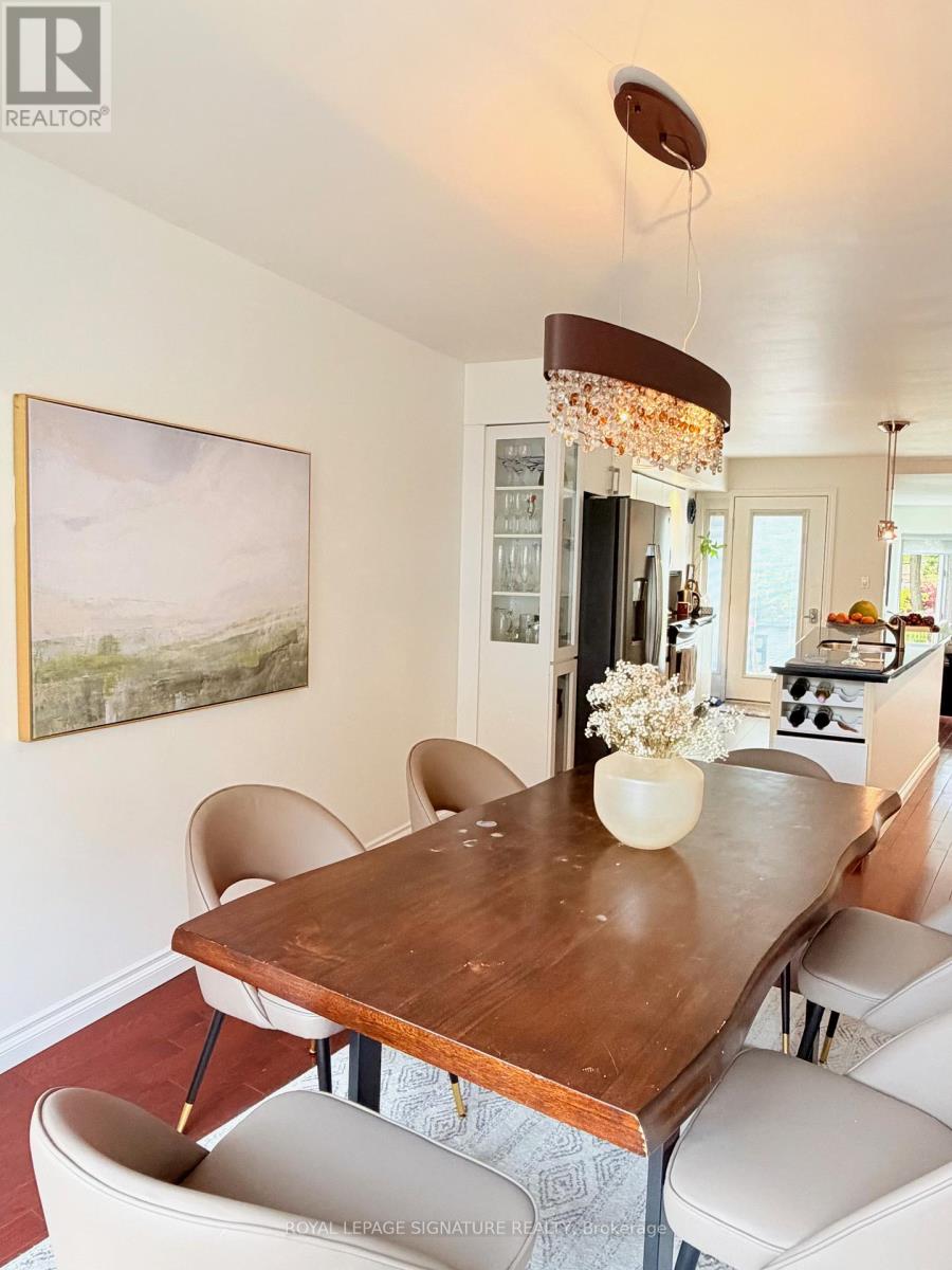 Upper - 490 Windermere Avenue, Toronto, Ontario M6S 3L6 - Photo 10 - W12568604