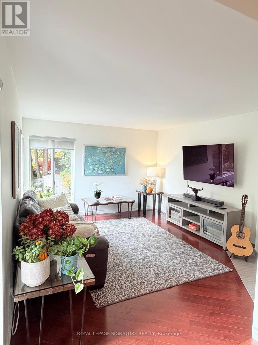 Upper - 490 Windermere Avenue, Toronto, Ontario M6S 3L6 - Photo 14 - W12568604