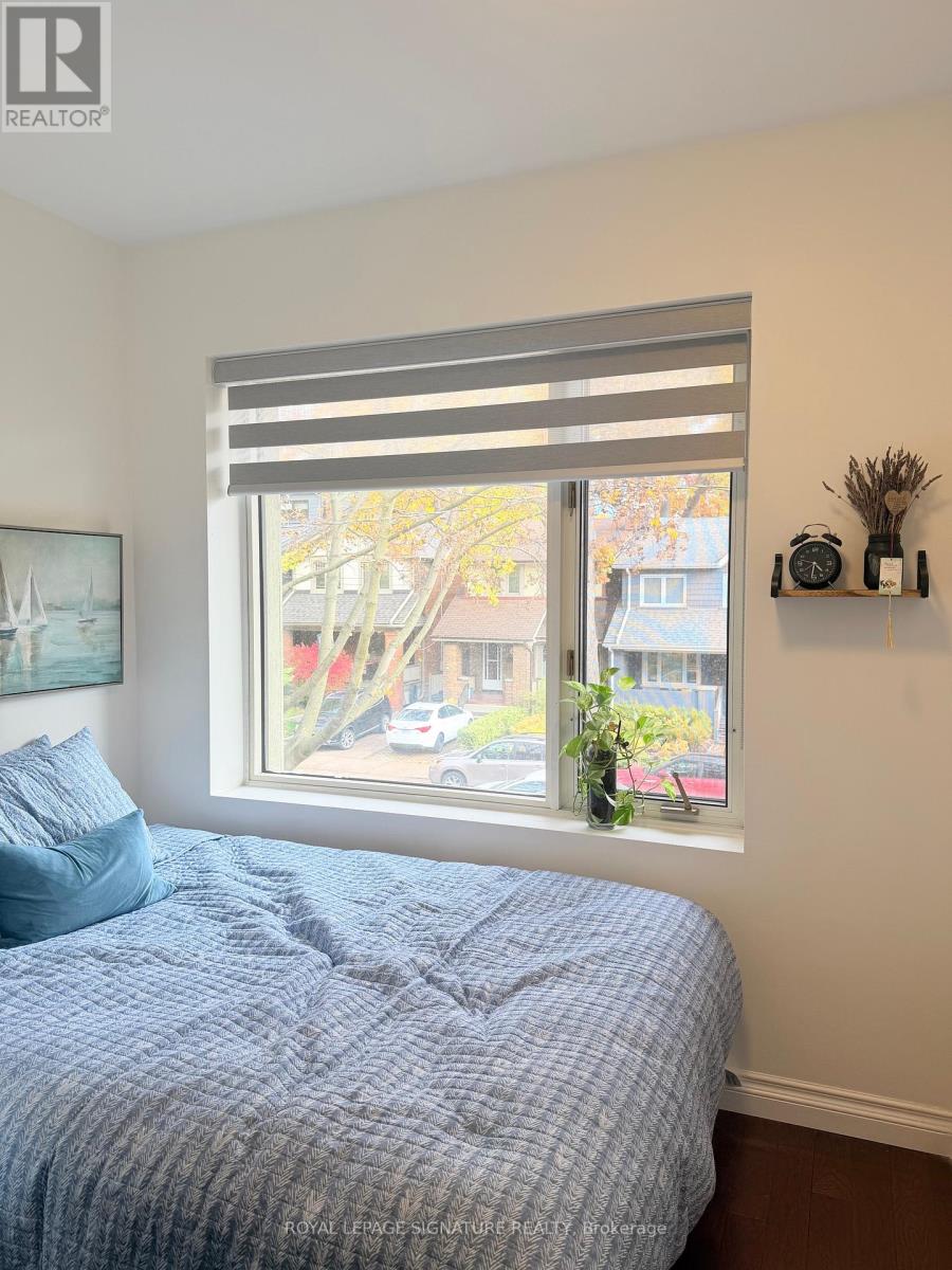 Upper - 490 Windermere Avenue, Toronto, Ontario M6S 3L6 - Photo 21 - W12568604