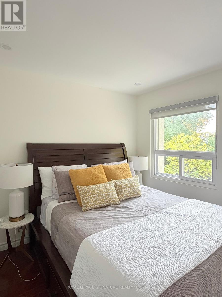 Upper - 490 Windermere Avenue, Toronto, Ontario M6S 3L6 - Photo 26 - W12568604