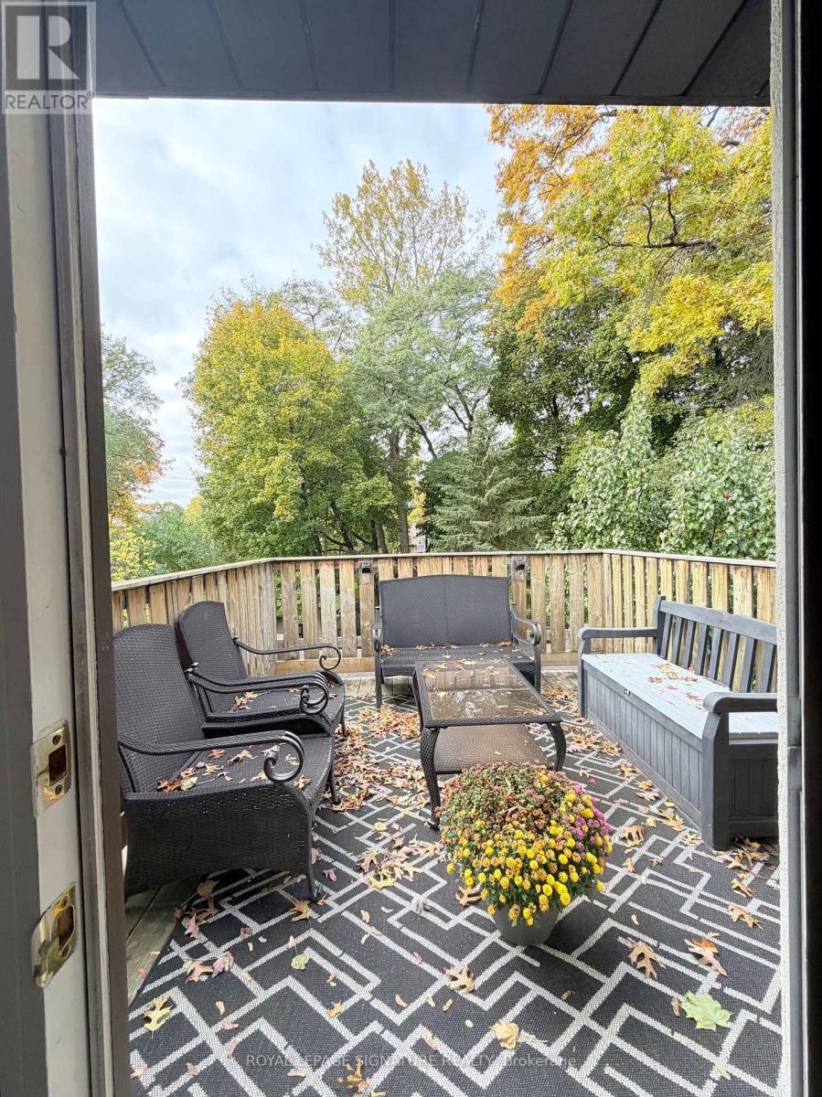 Upper - 490 Windermere Avenue, Toronto, Ontario M6S 3L6 - Photo 28 - W12568604