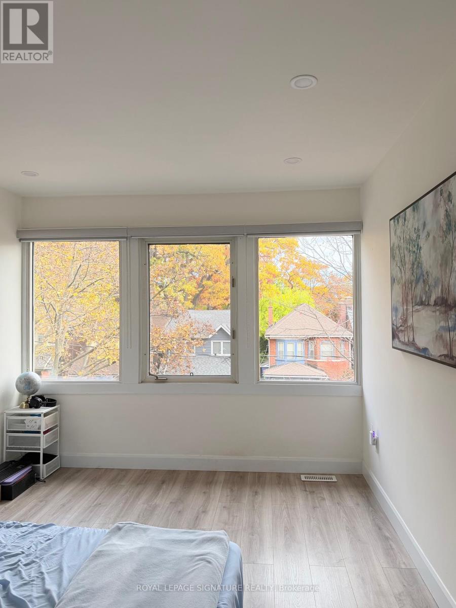 Upper - 490 Windermere Avenue, Toronto, Ontario M6S 3L6 - Photo 30 - W12568604