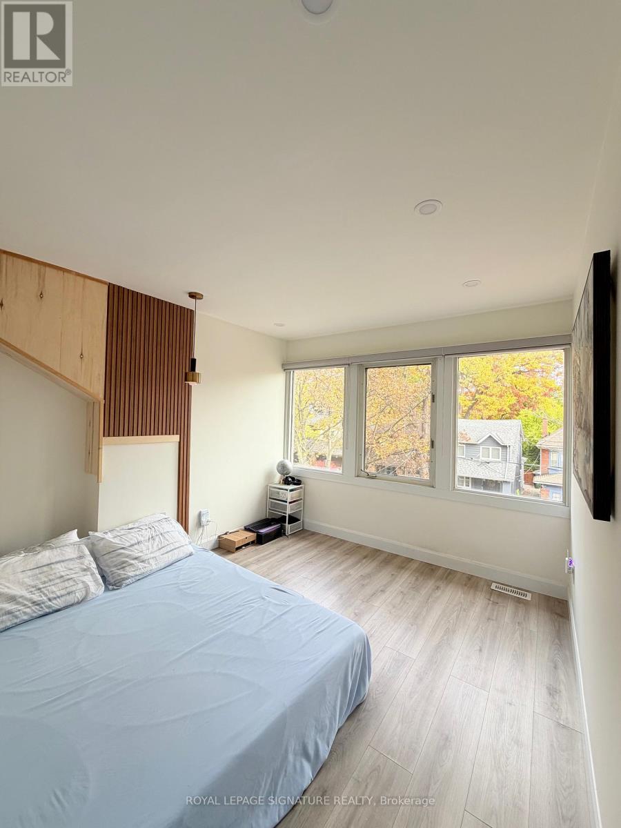 Upper - 490 Windermere Avenue, Toronto, Ontario M6S 3L6 - Photo 32 - W12568604