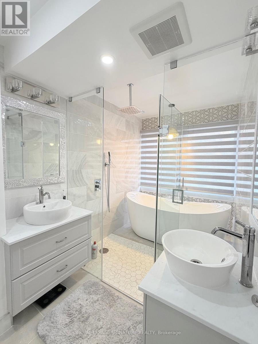 Upper - 490 Windermere Avenue, Toronto, Ontario M6S 3L6 - Photo 33 - W12568604