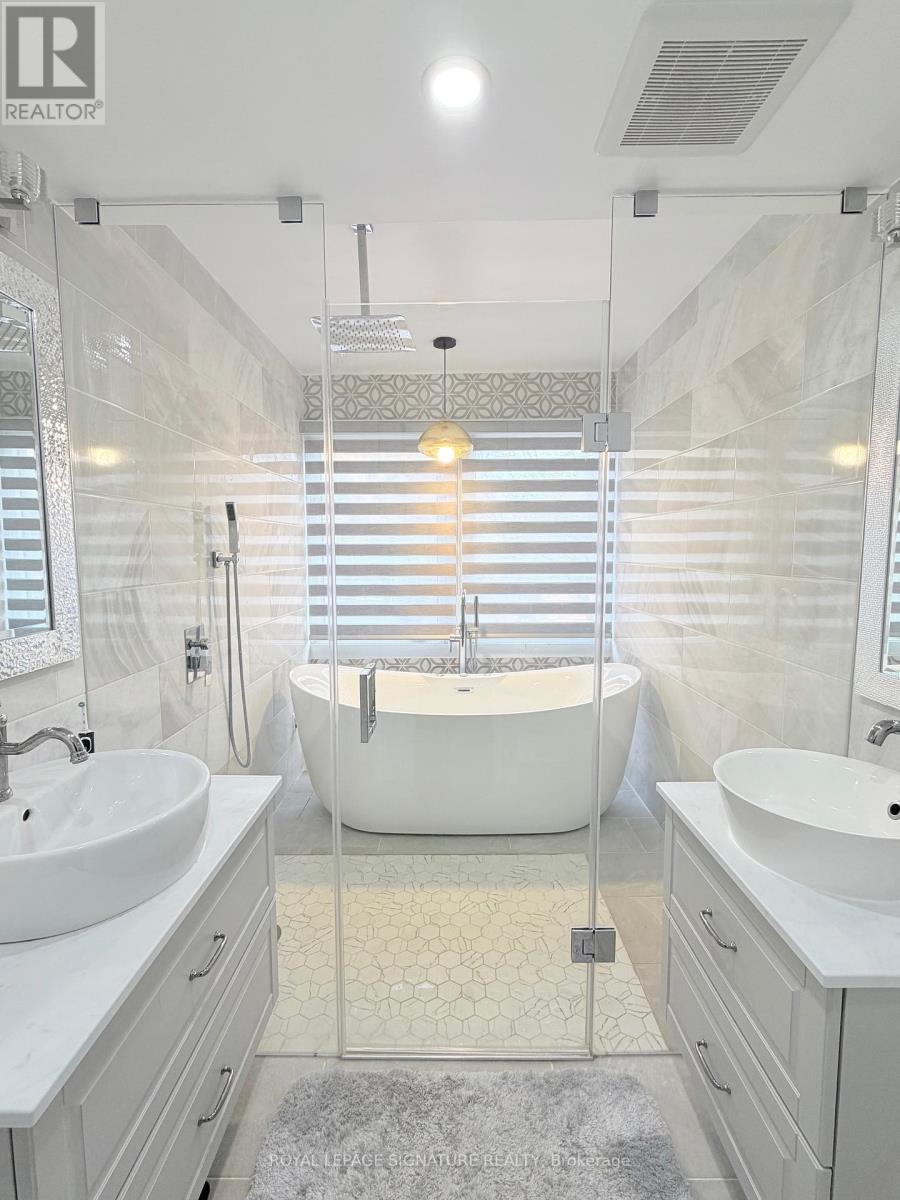 Upper - 490 Windermere Avenue, Toronto, Ontario M6S 3L6 - Photo 35 - W12568604