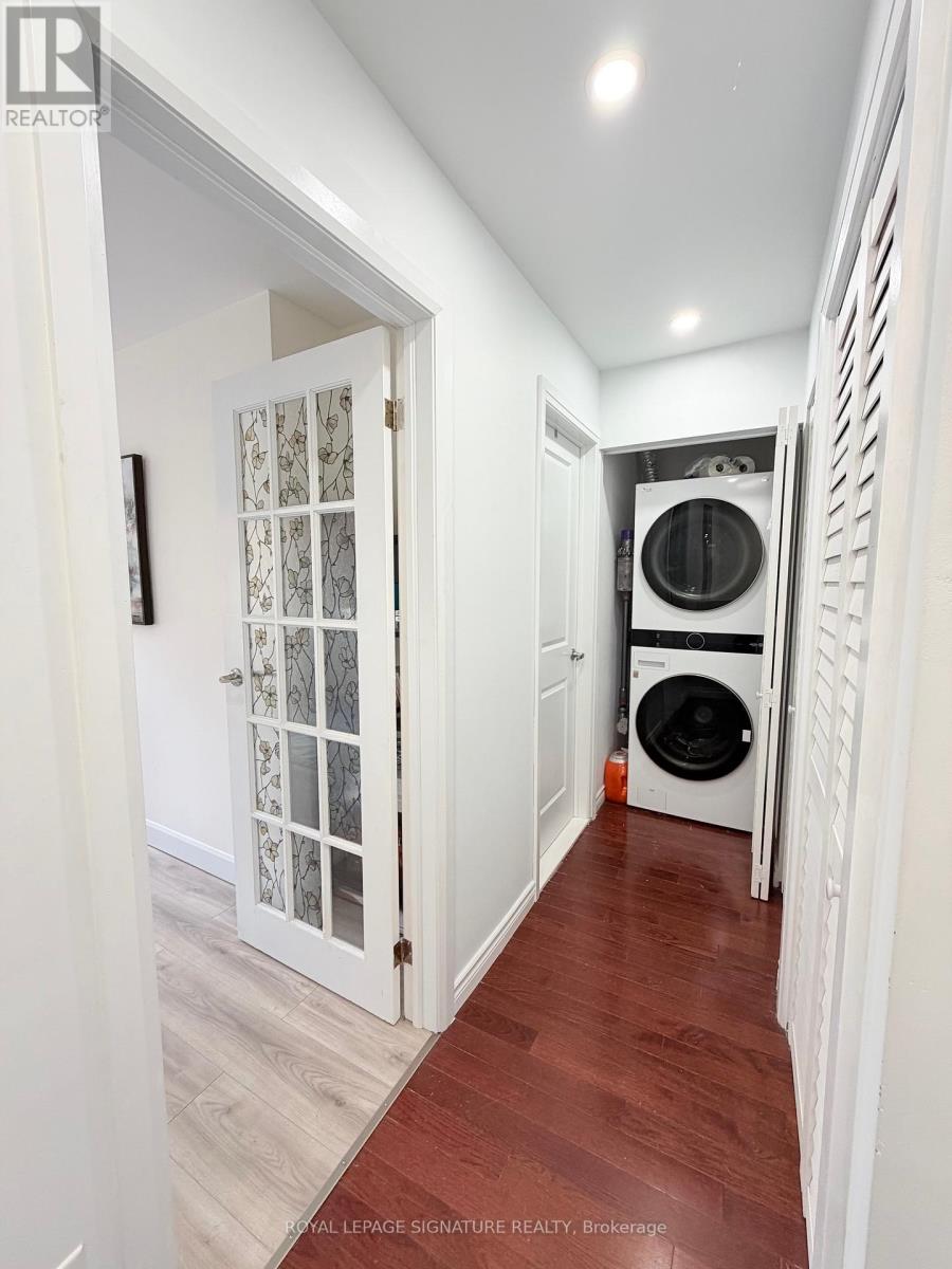 Upper - 490 Windermere Avenue, Toronto, Ontario M6S 3L6 - Photo 37 - W12568604