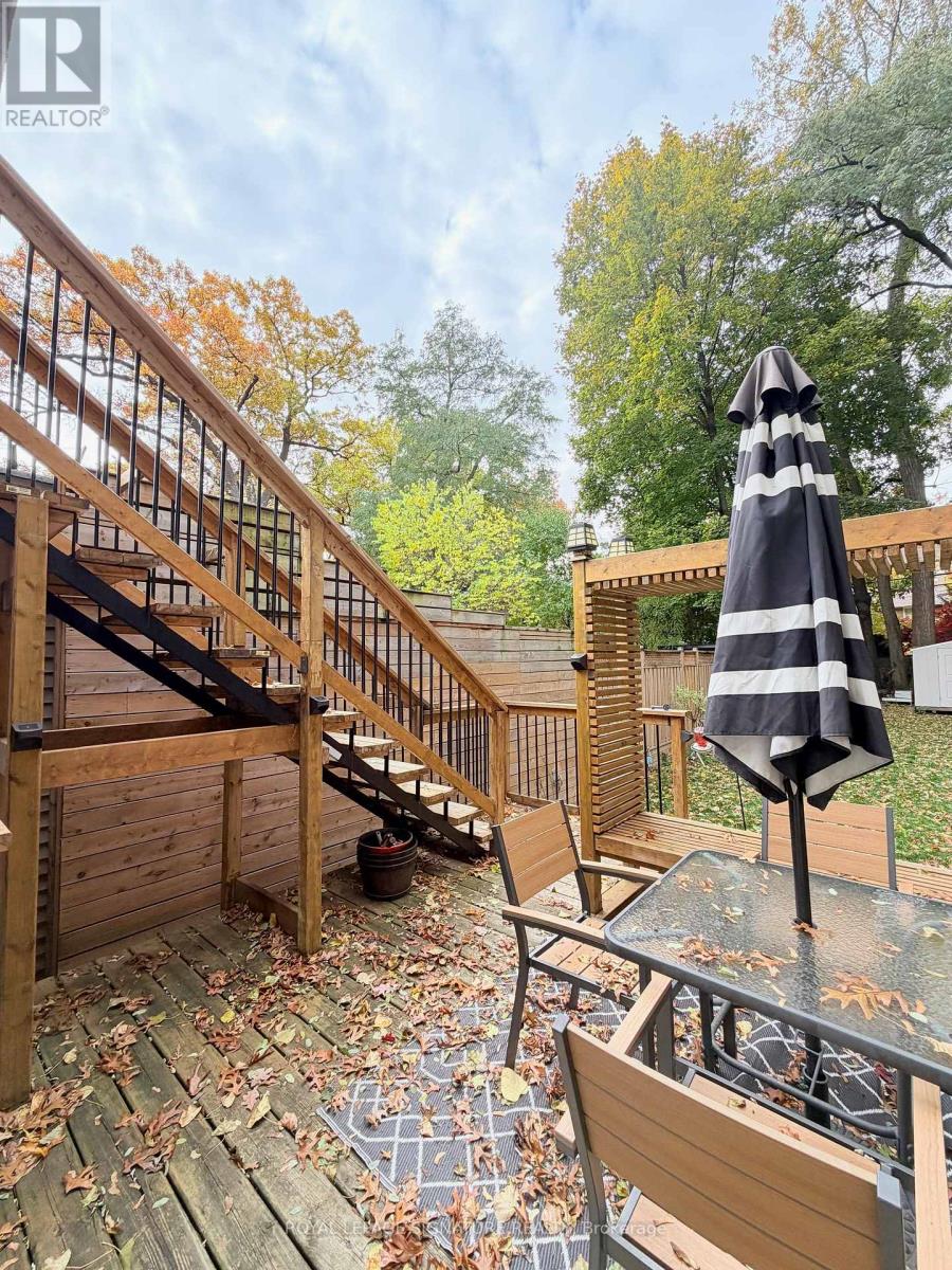 Upper - 490 Windermere Avenue, Toronto, Ontario M6S 3L6 - Photo 39 - W12568604