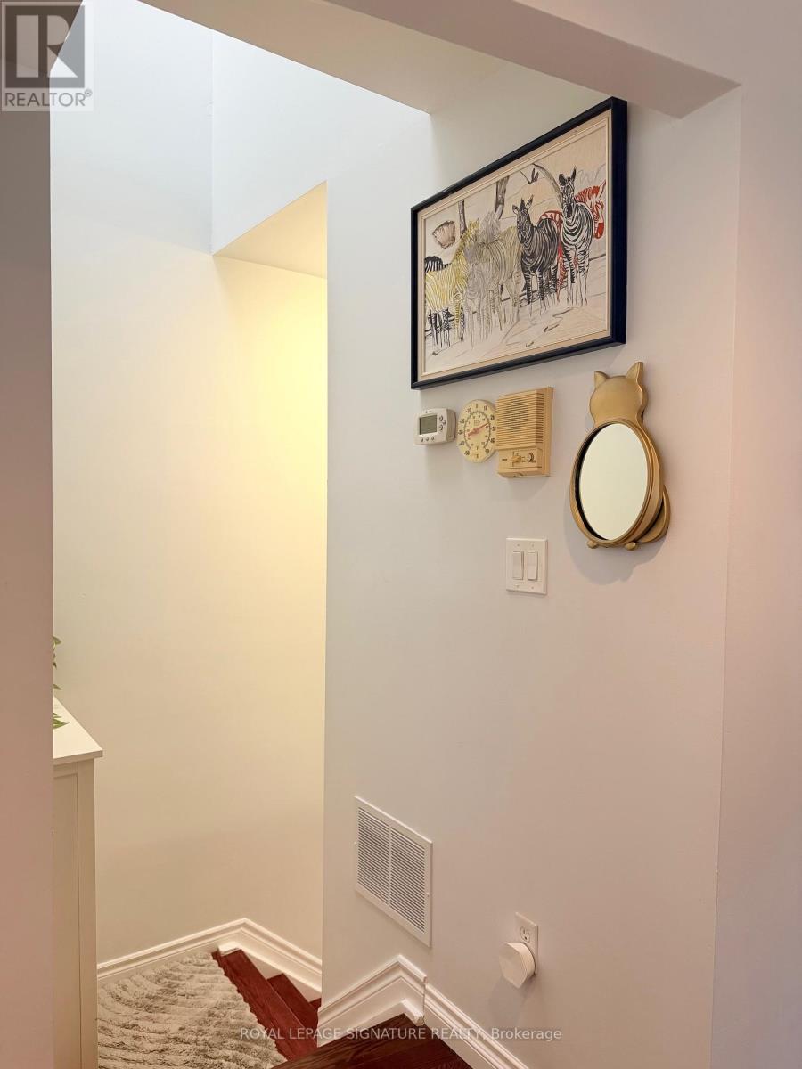 Upper - 490 Windermere Avenue, Toronto, Ontario M6S 3L6 - Photo 8 - W12568604