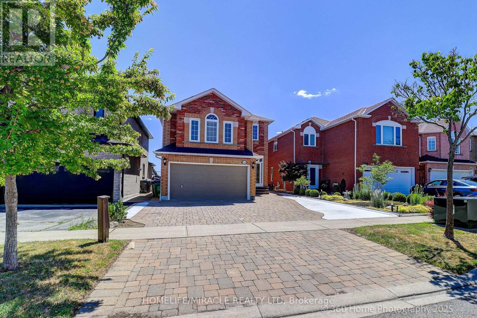 608 Driftcurrent Drive, Mississauga, Ontario  L4Z 4A4 - Photo 2 - W12568606