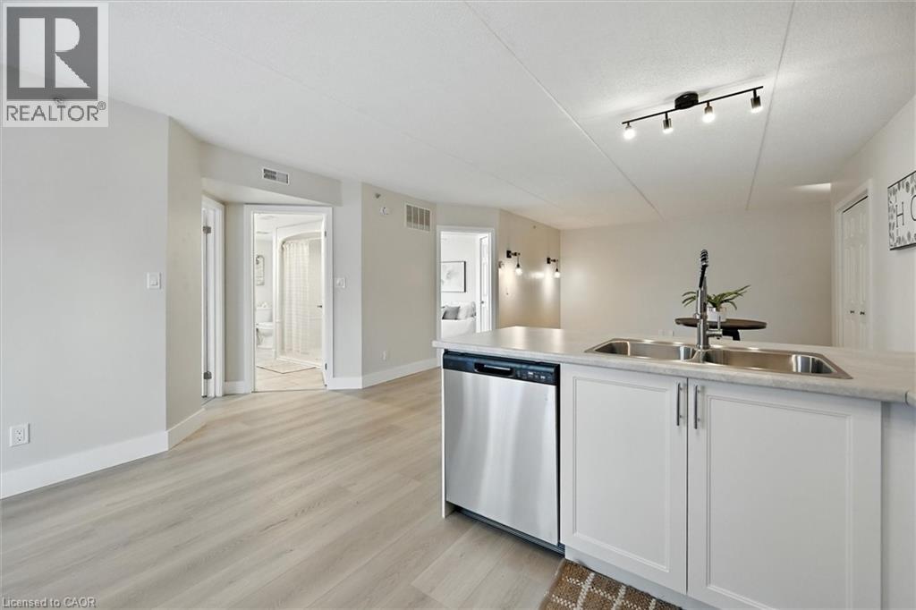 1421 Walkers Line Unit# 102, Burlington, Ontario  L7M 4P4 - Photo 8 - 40766464