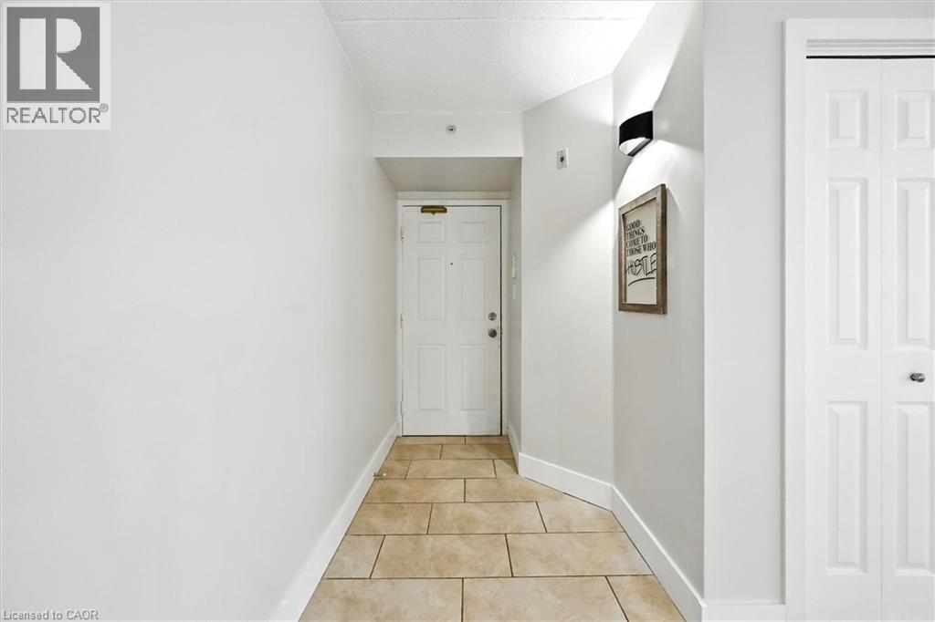 1421 Walkers Line Unit# 102, Burlington, Ontario  L7M 4P4 - Photo 2 - 40766464