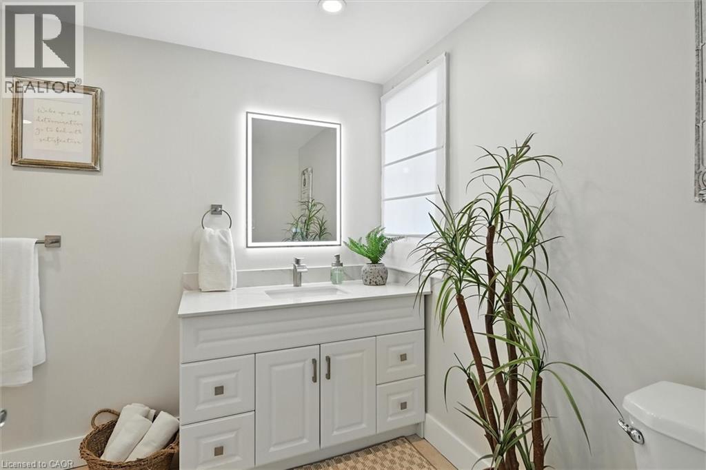 1421 Walkers Line Unit# 102, Burlington, Ontario  L7M 4P4 - Photo 12 - 40766464