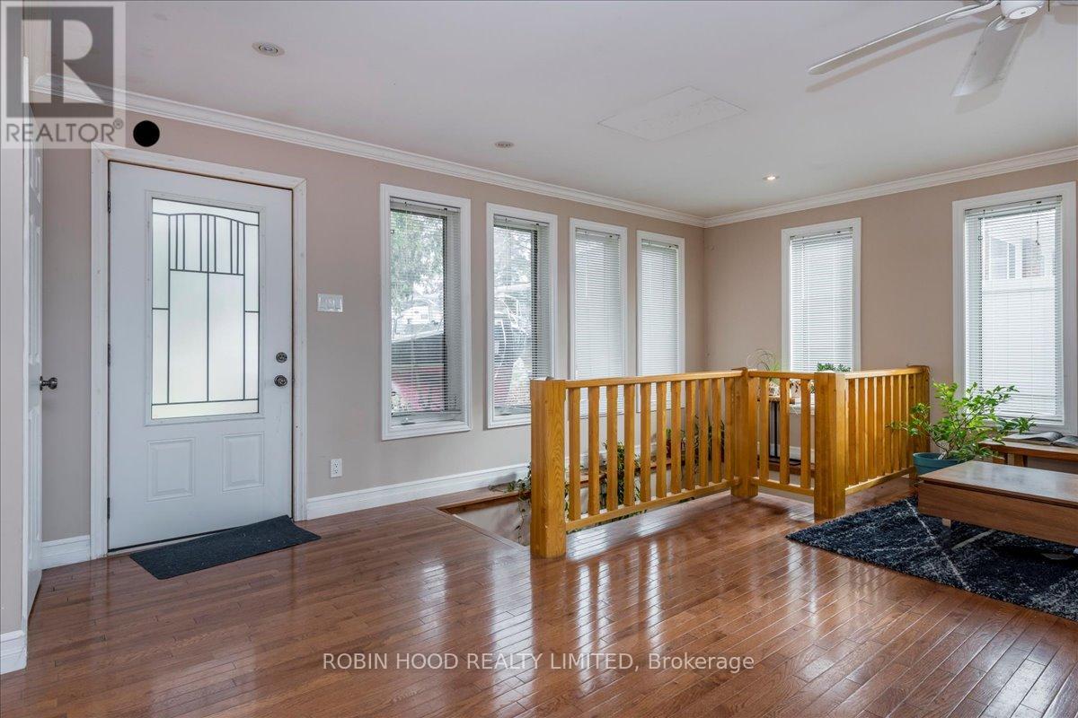 10 Lucy Street, Penetanguishene, Ontario  L9M 1K7 - Photo 12 - S12505974