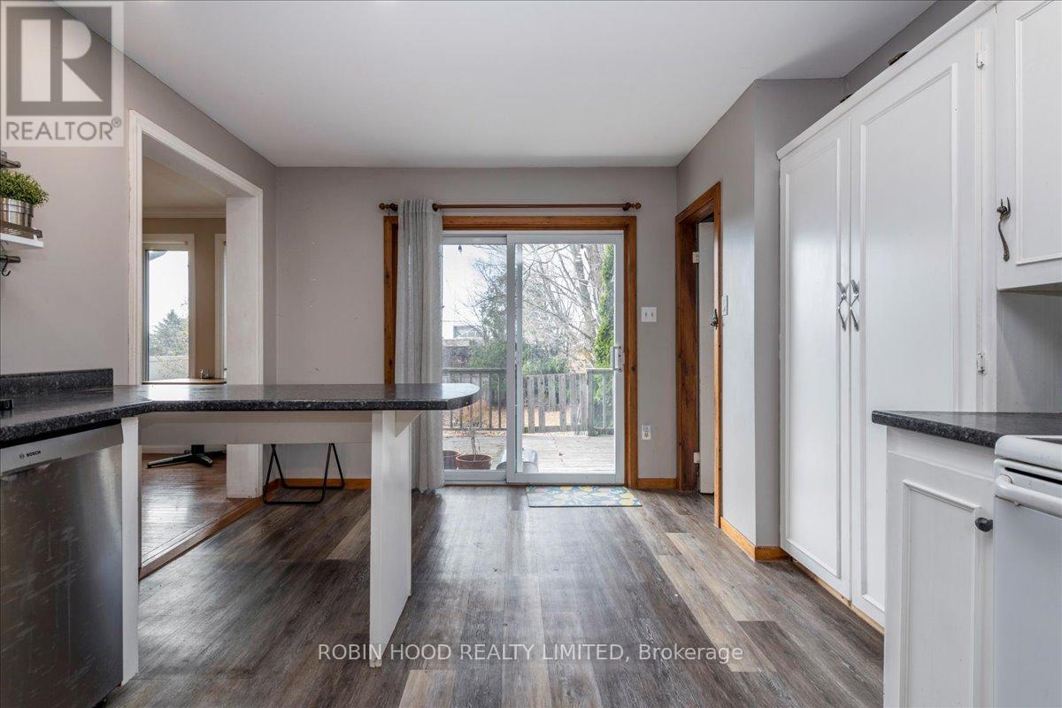 10 Lucy Street, Penetanguishene, Ontario  L9M 1K7 - Photo 10 - S12505974