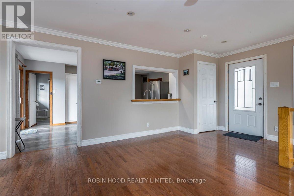 10 Lucy Street, Penetanguishene, Ontario  L9M 1K7 - Photo 11 - S12505974