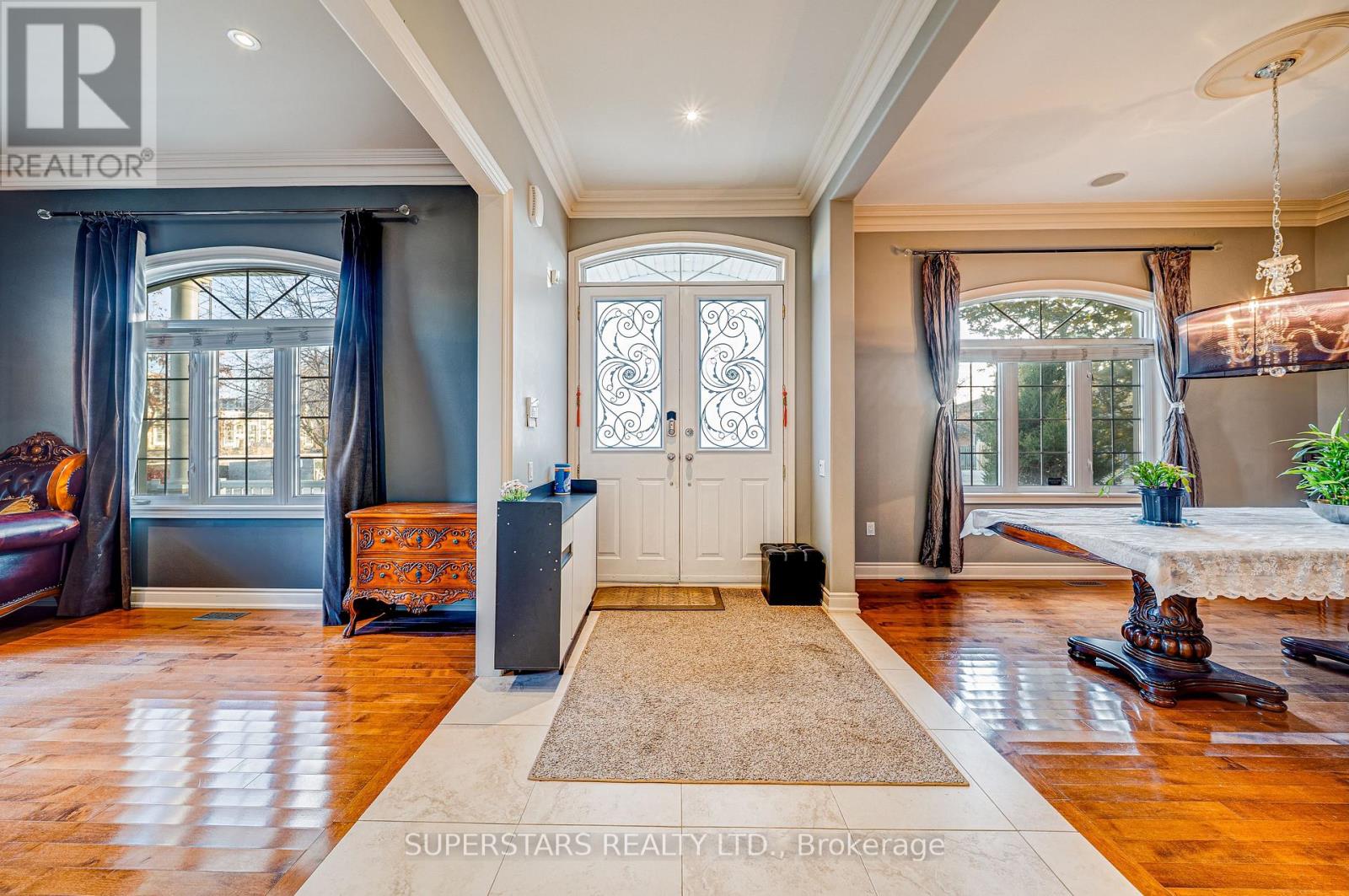 2 Chimenti Court, Markham, Ontario  L3R 9P9 - Photo 4 - N12568634