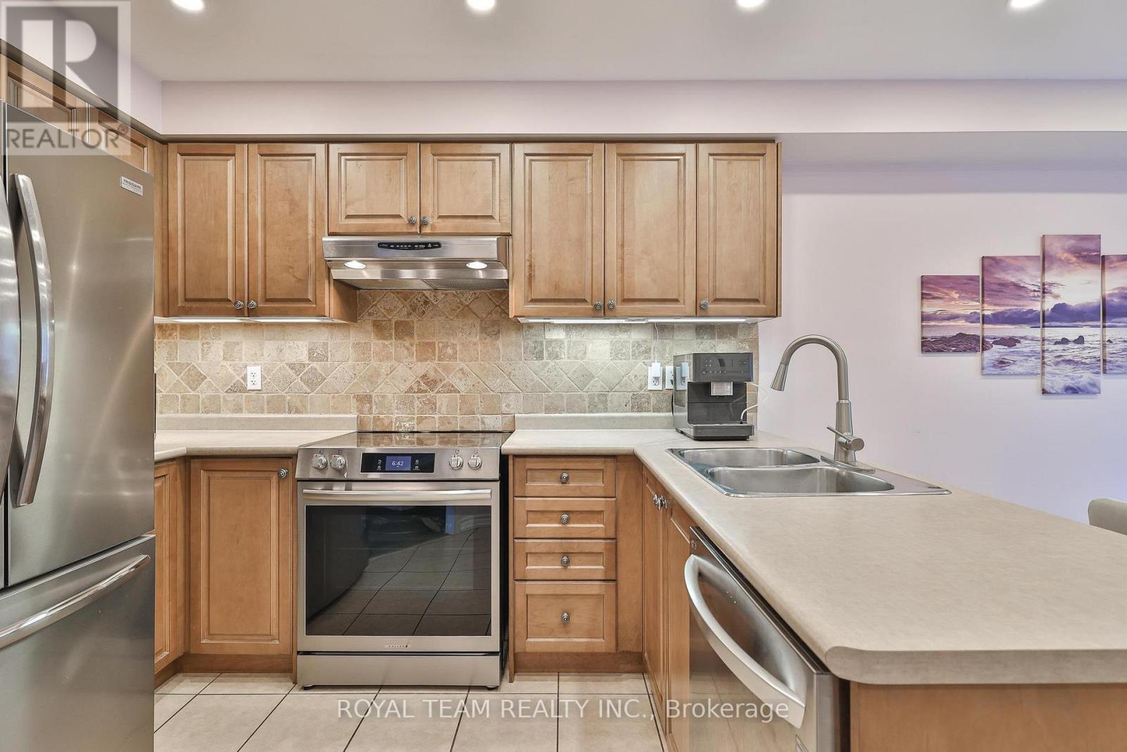 121 Professor Day Drive, Bradford West Gwillimbury (Bradford), Ontario L3Z 3B9 - Photo 14 - N12568680