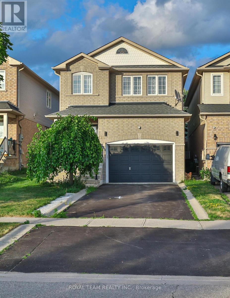 121 Professor Day Drive, Bradford West Gwillimbury (Bradford), Ontario L3Z 3B9 - Photo 2 - N12568680