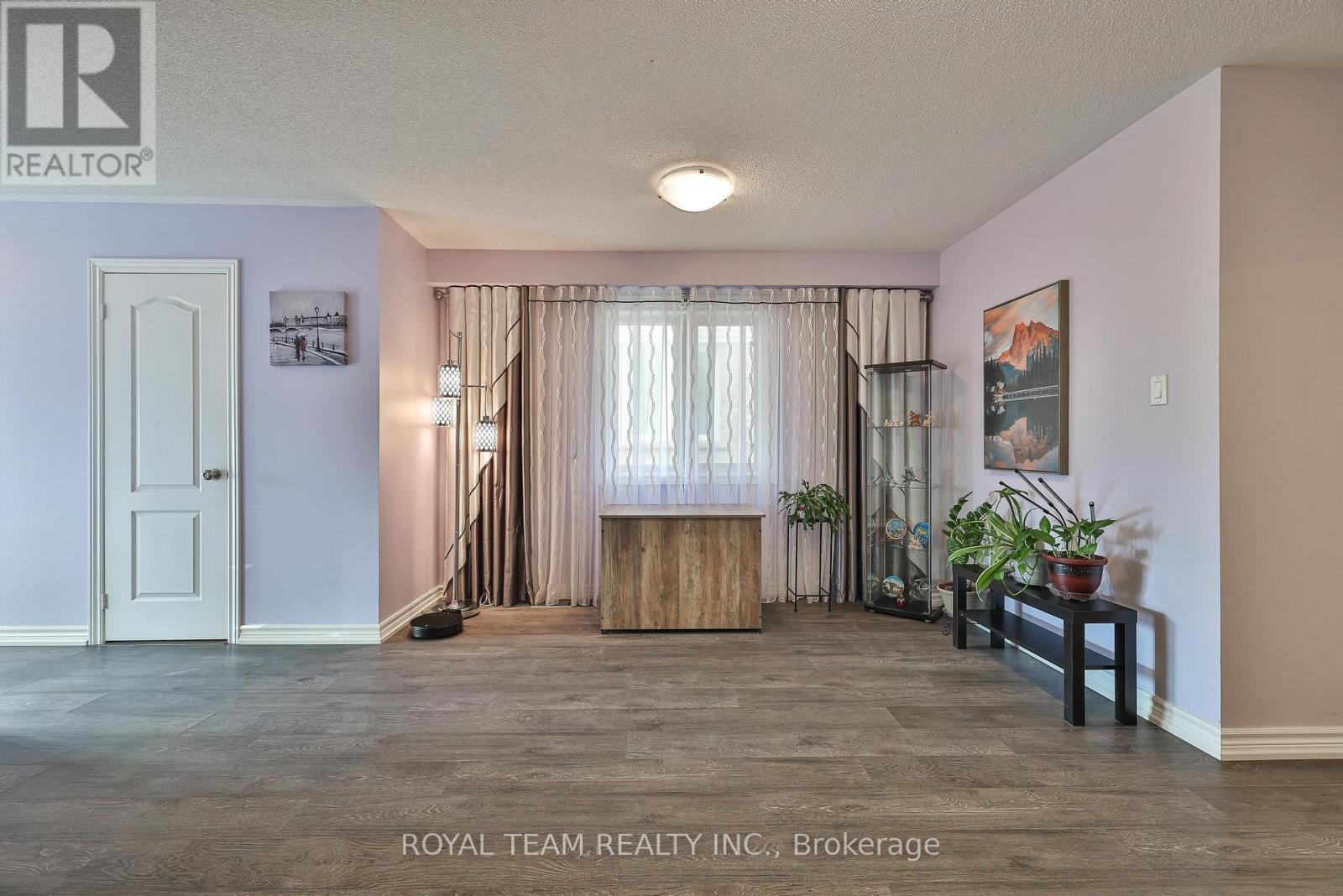 121 Professor Day Drive, Bradford West Gwillimbury (Bradford), Ontario L3Z 3B9 - Photo 7 - N12568680