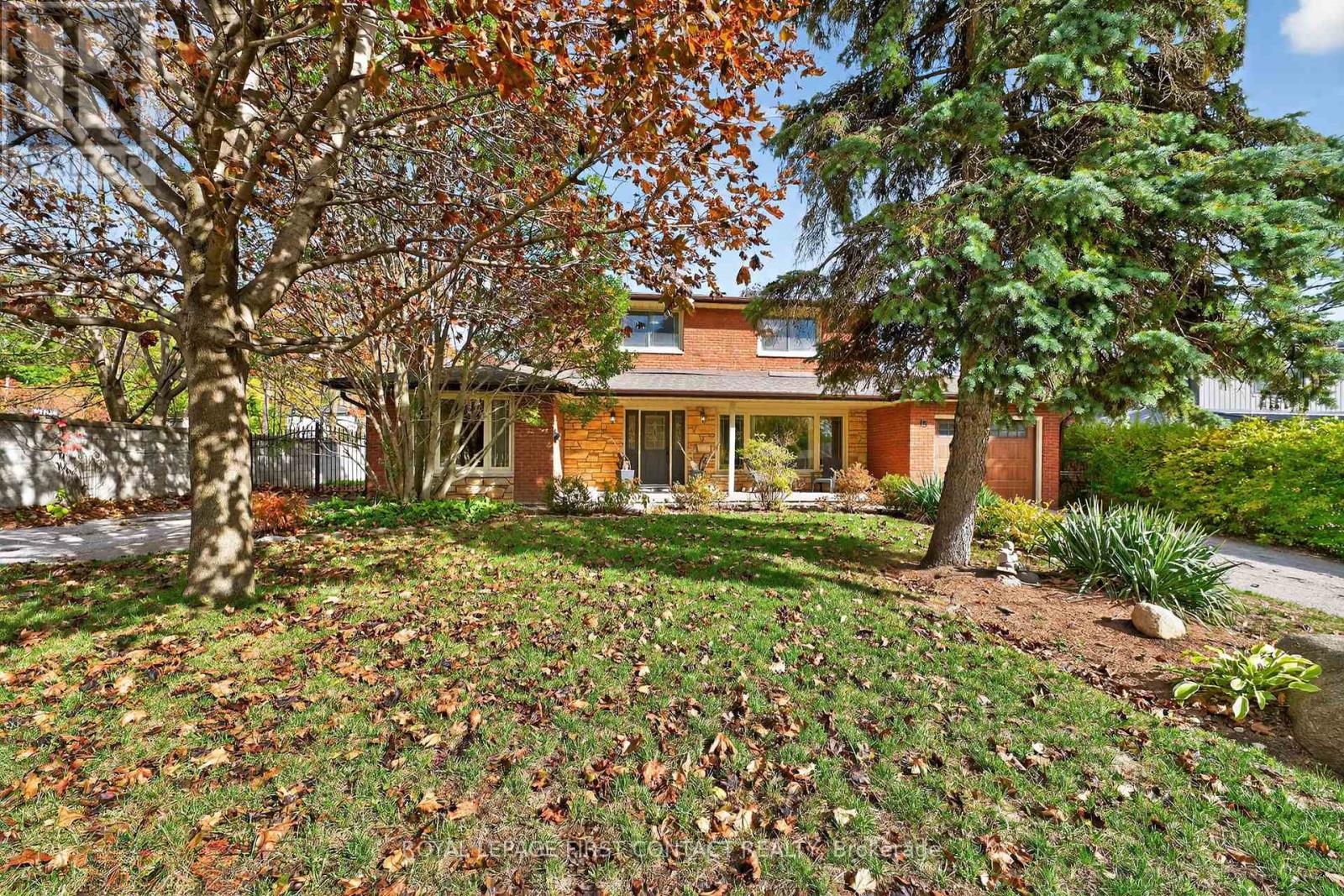 15 RODNEY STREET, Barrie, Ontario