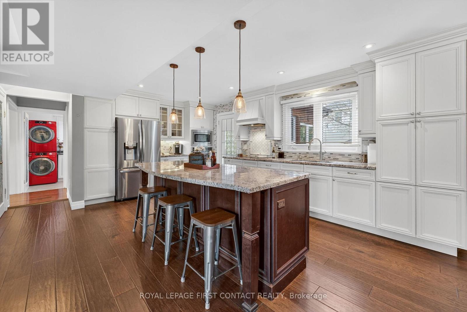 15 Rodney Street, Barrie, Ontario  L4M 4B5 - Photo 11 - S12568646