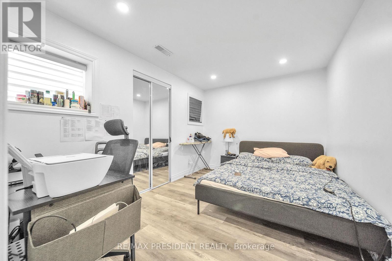 342 Panhellenic Drive, Mississauga, Ontario L5W 0B9 - Photo 20 - W12568628