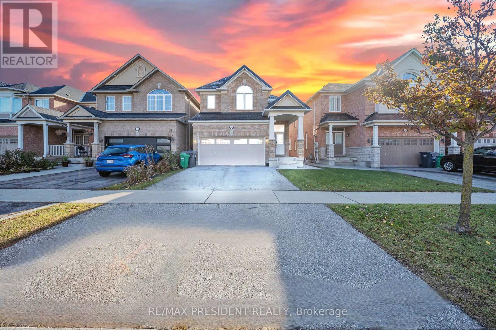342 Panhellenic Drive, Mississauga, Ontario L5W 0B9 - Photo 4 - W12568628