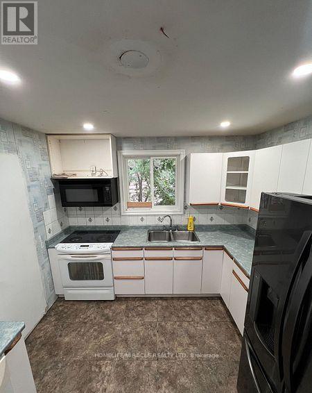 93 Greenbriar Road, Brampton, Ontario  L6S 2A4 - Photo 10 - W12568630