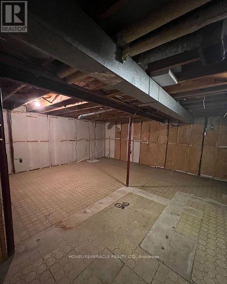 93 Greenbriar Road, Brampton, Ontario  L6S 2A4 - Photo 22 - W12568630