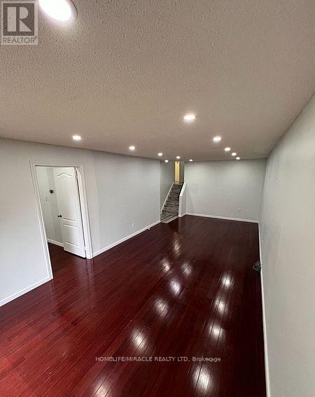 93 Greenbriar Road, Brampton, Ontario  L6S 2A4 - Photo 7 - W12568630