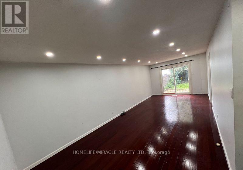 93 Greenbriar Road, Brampton, Ontario  L6S 2A4 - Photo 8 - W12568630