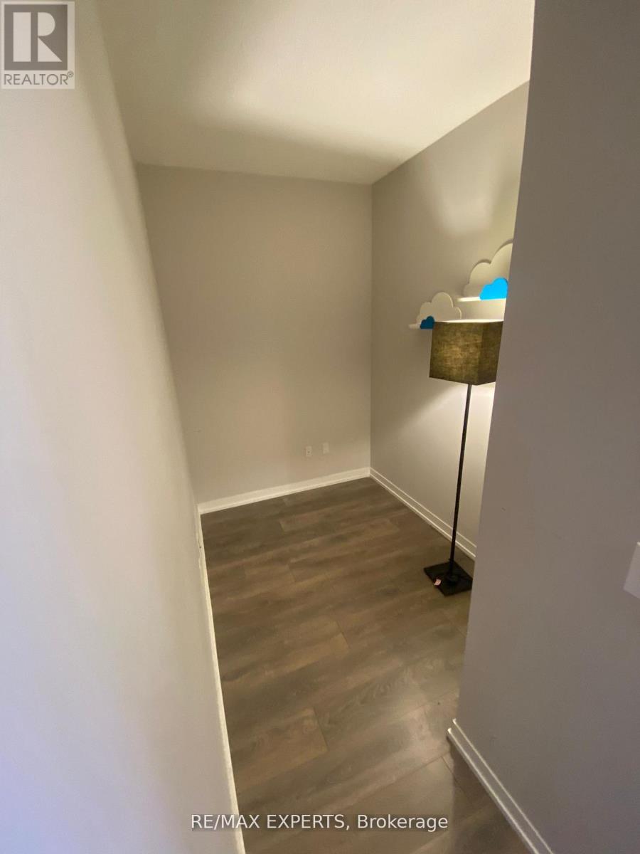 1711 - 2520 Eglinton Avenue W, Mississauga, Ontario  L5M 0Y2 - Photo 16 - W12568644