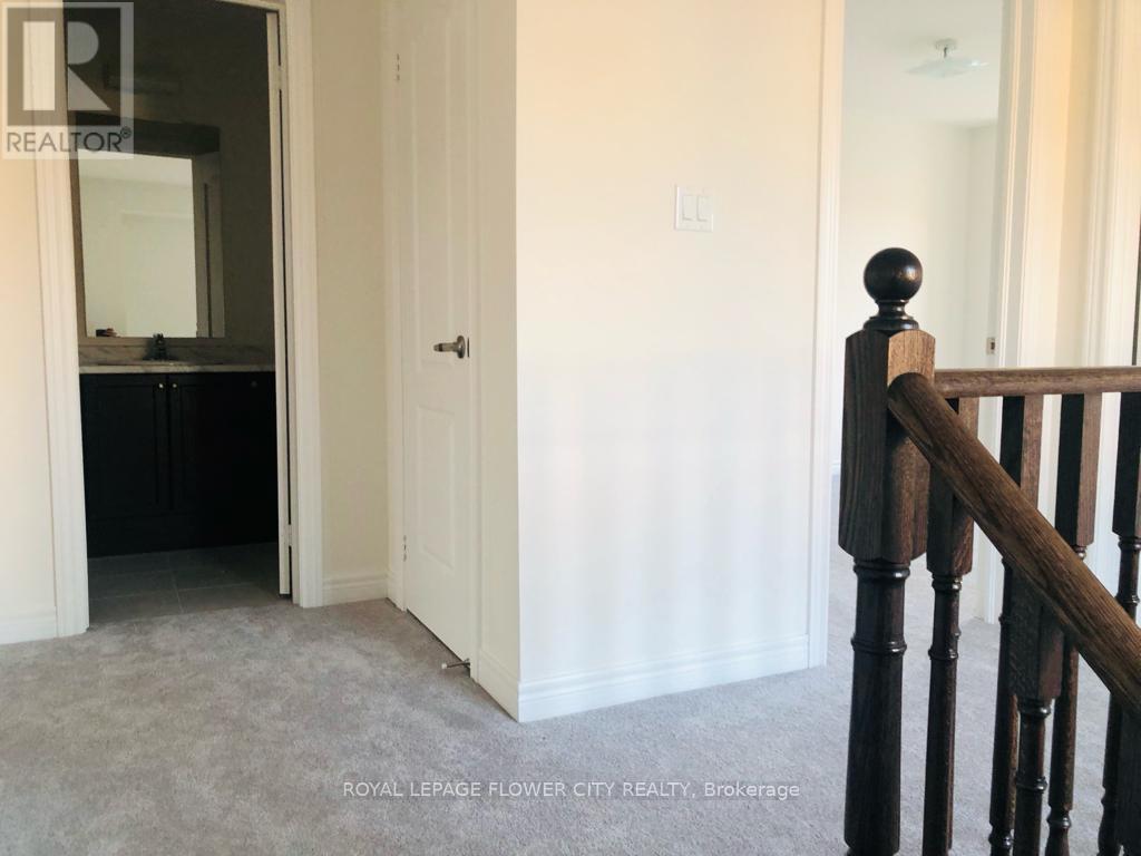 106 Lanark Circle, Brampton, Ontario  L6X 5L3 - Photo 11 - W12568648